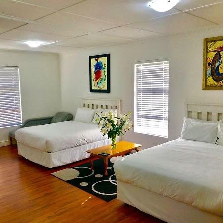 Mbalentle Guesthouse Bishop Lavis ภายนอก รูปภาพ