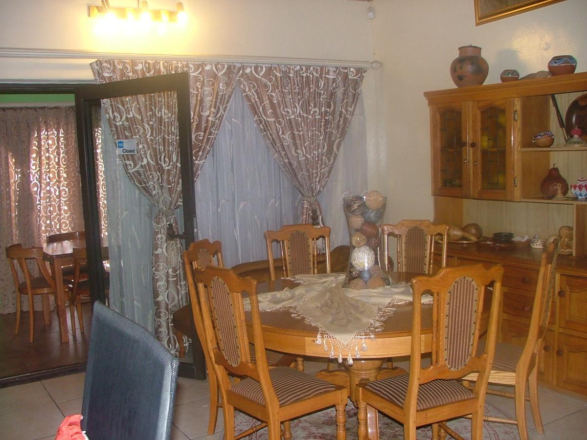 Mbalentle Guesthouse Bishop Lavis ภายนอก รูปภาพ
