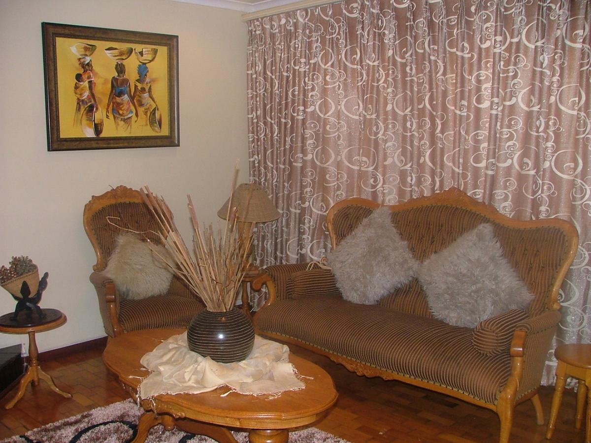 Mbalentle Guesthouse Bishop Lavis ภายนอก รูปภาพ