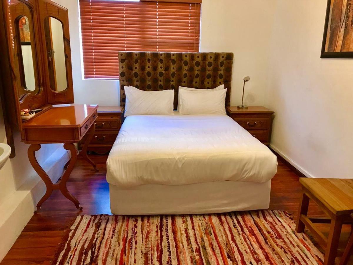 Mbalentle Guesthouse Bishop Lavis ภายนอก รูปภาพ