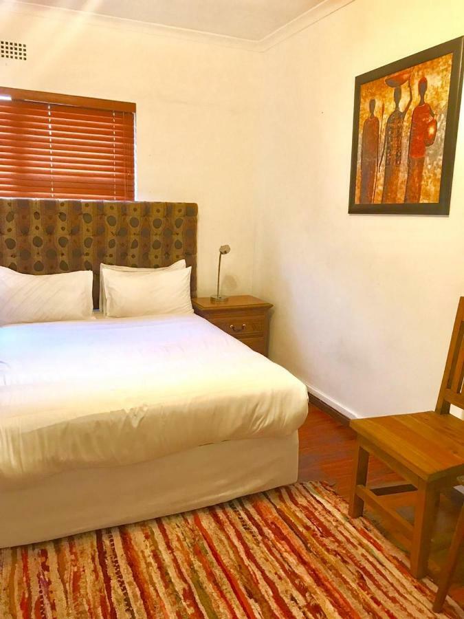 Mbalentle Guesthouse Bishop Lavis ภายนอก รูปภาพ